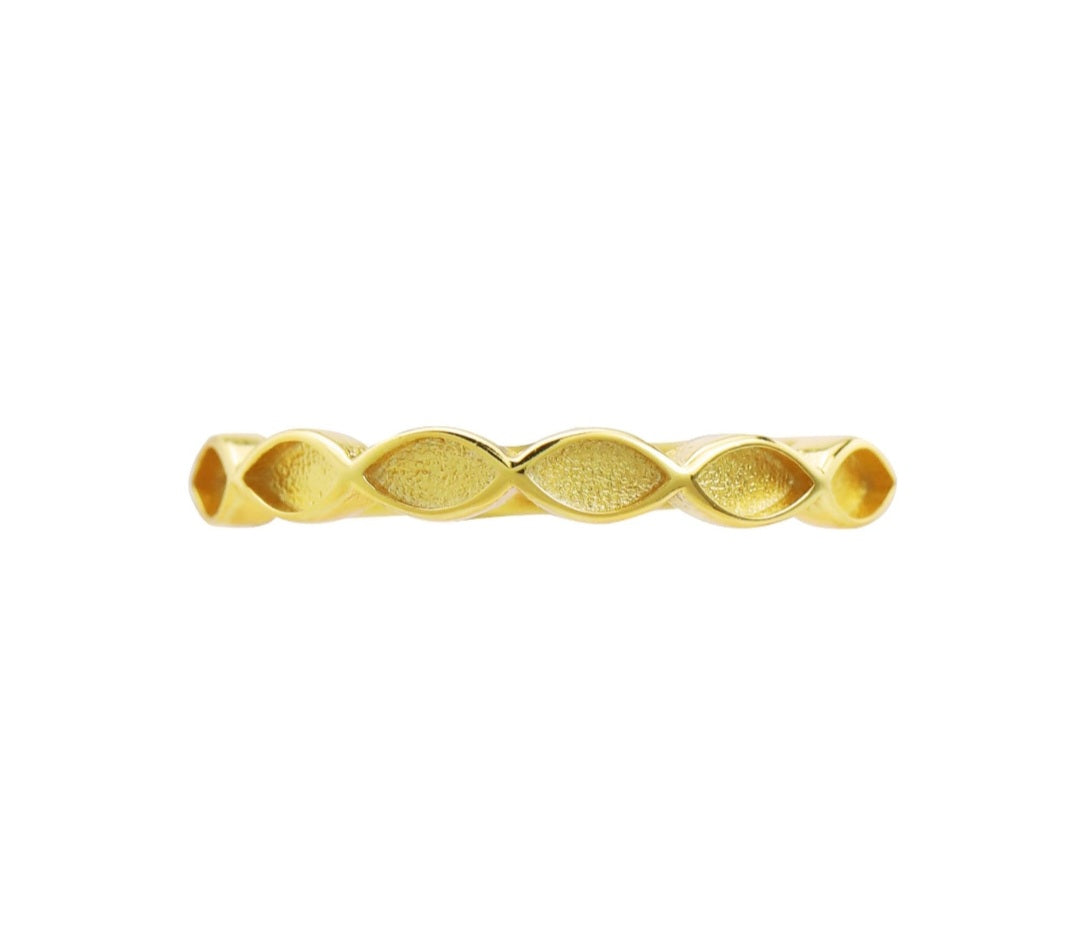 Stackable half ring